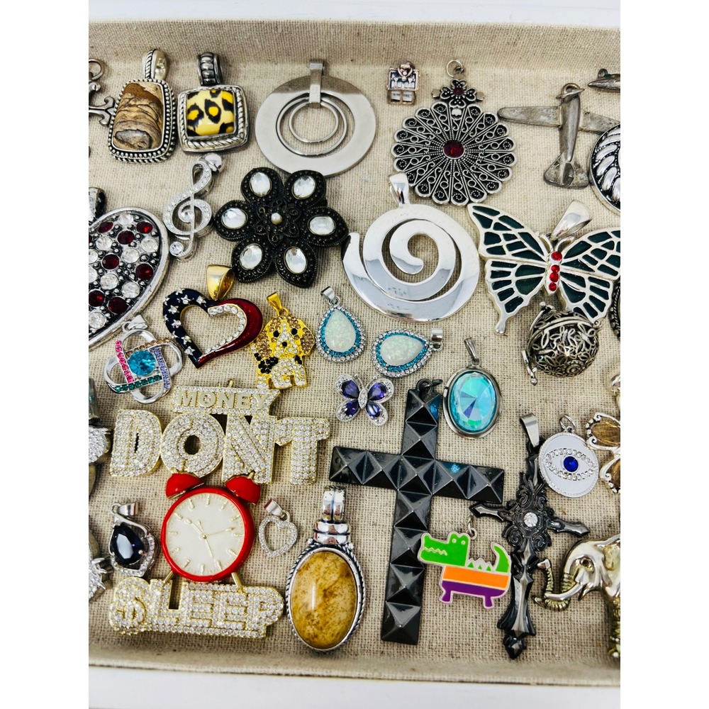 Vintage & Modern Gold & Silver Tone Assorted Necklace Pendant & Charm Lot of 80 - Picture 4 of 16